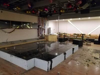 昆明彈簧舞臺(tái)，KTV彈簧舞臺(tái)，慢搖吧彈簧舞臺(tái)， 酒吧彈簧舞臺(tái)